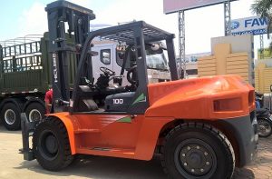 Xe nâng 10 tấn